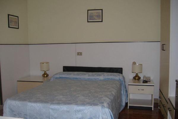 Hotel Mayorca (Milan)